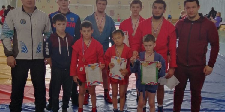 01.03.2020 в с. Александровское прошло лично-командное открытое первенство по борьбе самбо